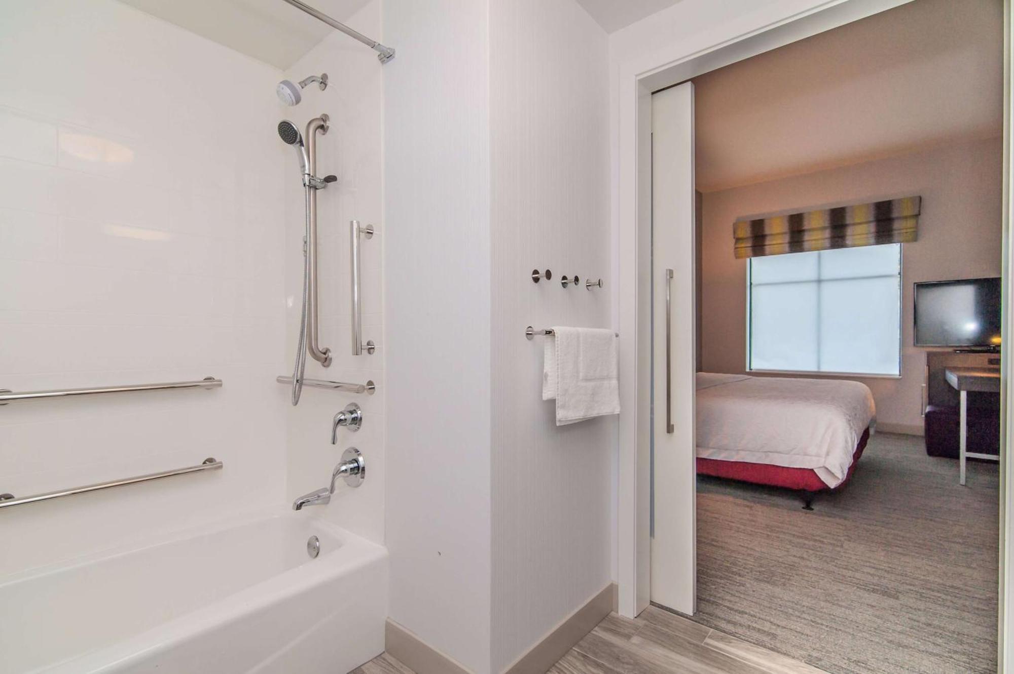 Hampton Inn Norwich Extérieur photo