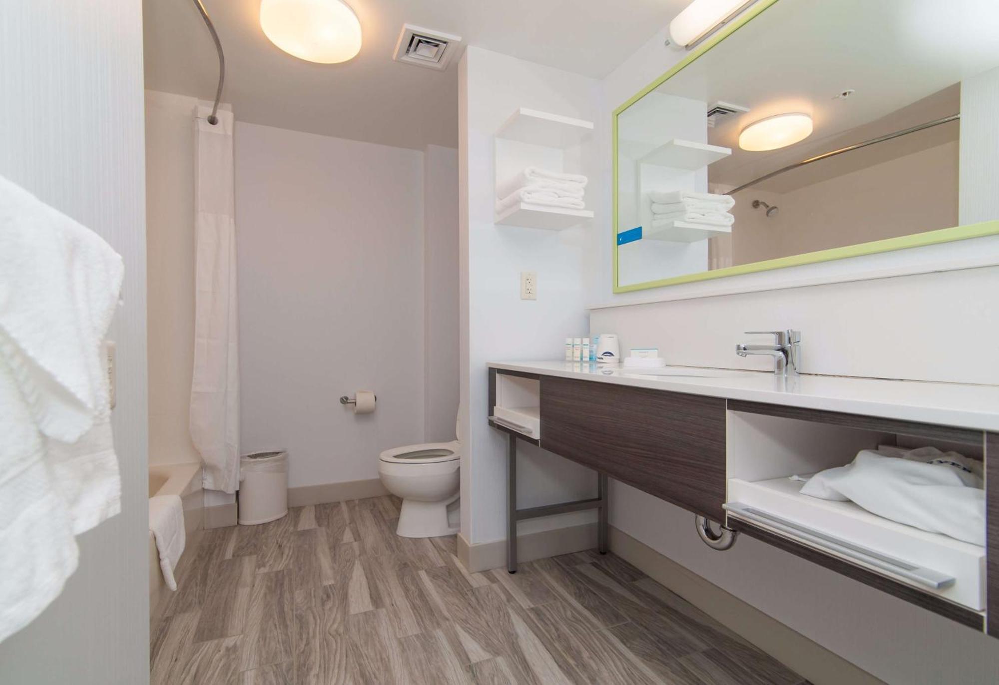 Hampton Inn Norwich Extérieur photo